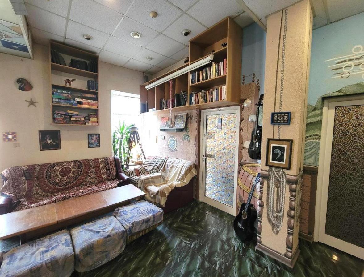 Yo Ho Hostel Варна Екстер'єр фото